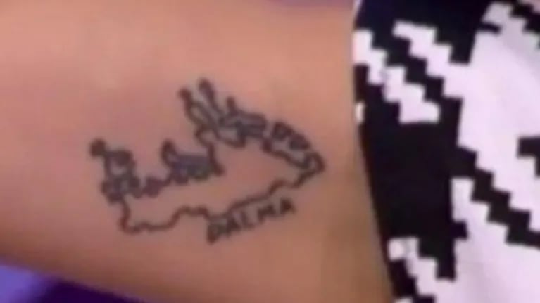 Los singulares tatuajes de la actriz Carla Quevedo: tiene las islas Malvinas con los nombres de Dalma y Gianinna Maradona