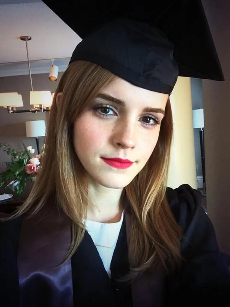 Emma Watson se graduó... pero no fue en Hogwarts, sino en la Universidad de Brown. (@EmWatson)