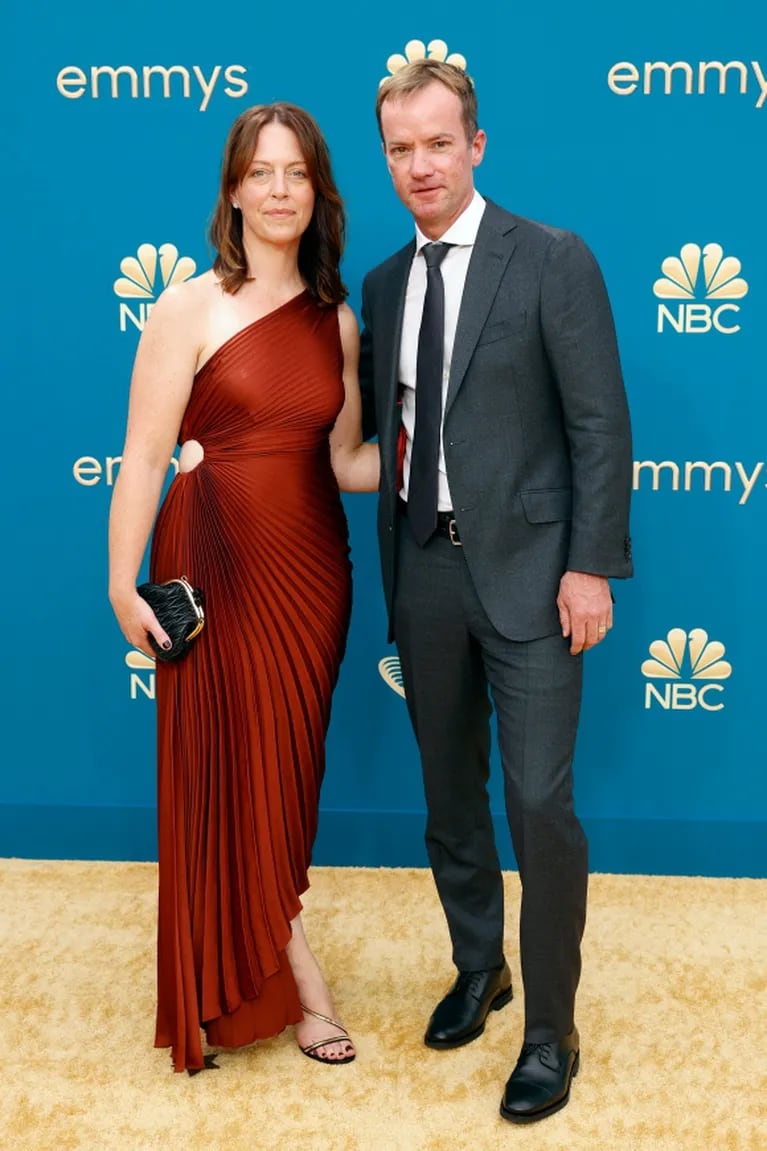 Premios Emmy 2022: los looks en la alfombra roja y la ceremonia en vivo