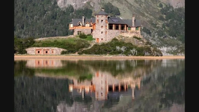 Las vacaciones de Tinelli y Guillermina Valdés junto a Lolo en su increíble mansión de Esquel: "Maravilloso viaje por nuestra Patagonia"