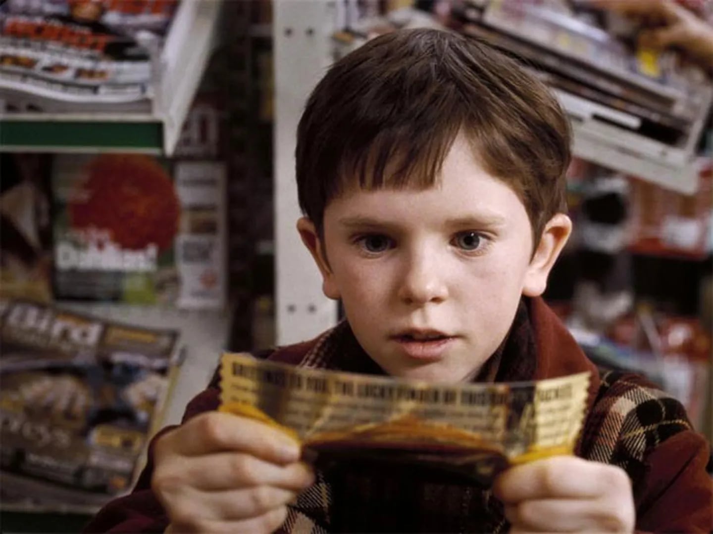 Mirá cómo está hoy el pequeño actor de Charlie y la fábrica de chocolate. (Foto: Web)