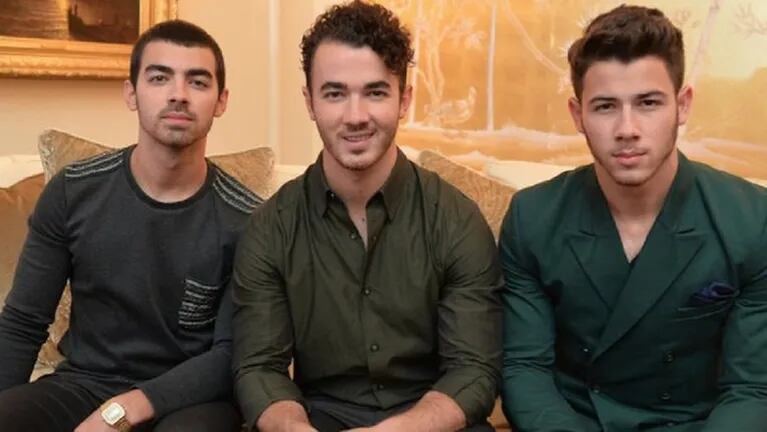  Cómo es la relación de Nick Jonas con sus hermanos