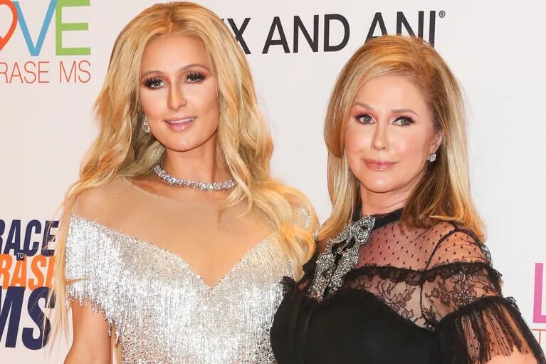 Paris Hilton dejó los planes de su casamiento en manos de su madre 