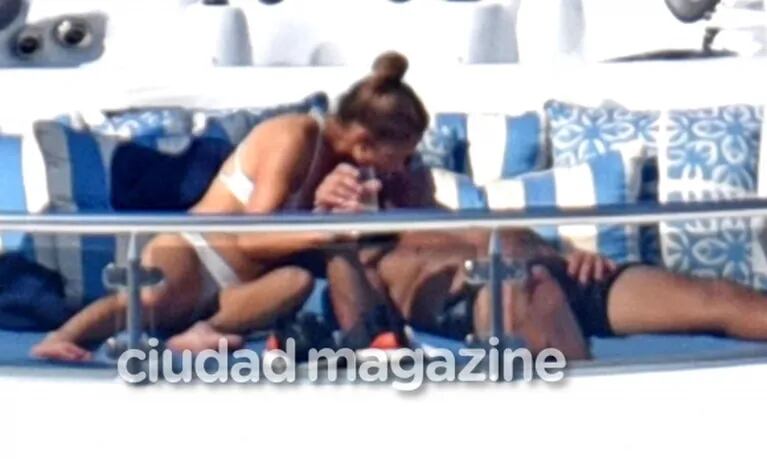 Jennifer Lopez y su novio, Alex Rodríguez, apasionados en Capri: mimos y lomazos en un súper yate