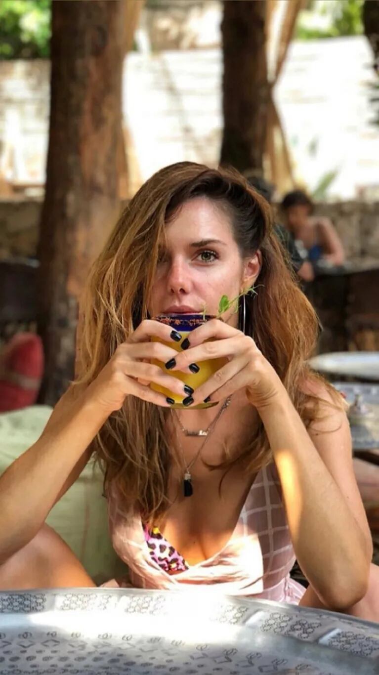 Julieta Nair Calvo y sus postales sexies desde México: bikini y lomazo en las playas de Tulum