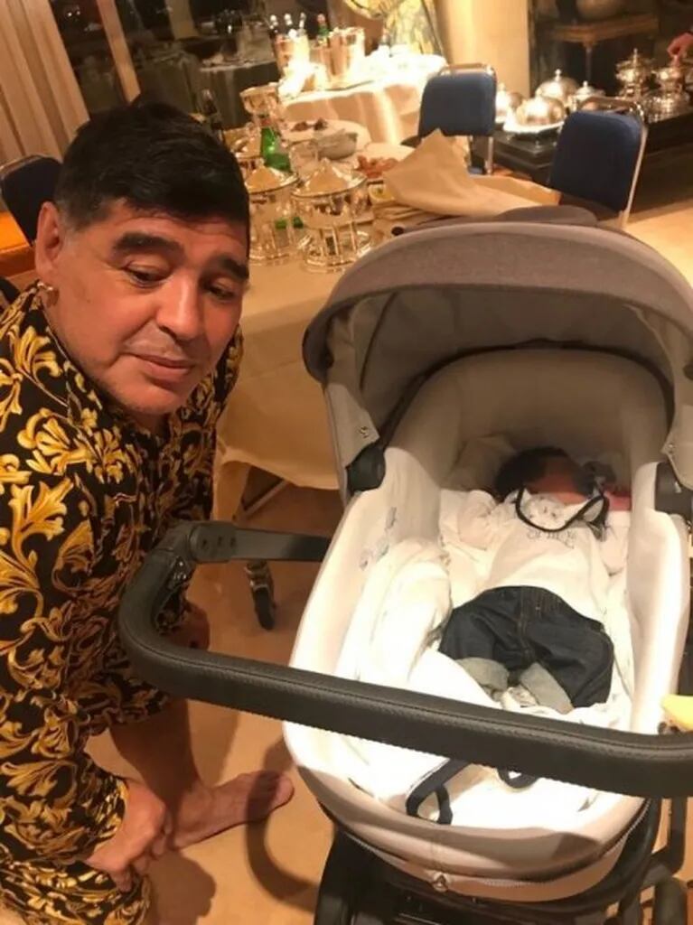 El primer encuentro de Diego Maradona con su nieto, Diego Matías: "Es igualito"