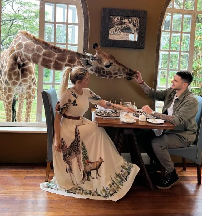 Wanda Nara y Mauro Icardi estaban desayunando cuando fueron sorprendidos por una jirafa: "La vida es un viaje"