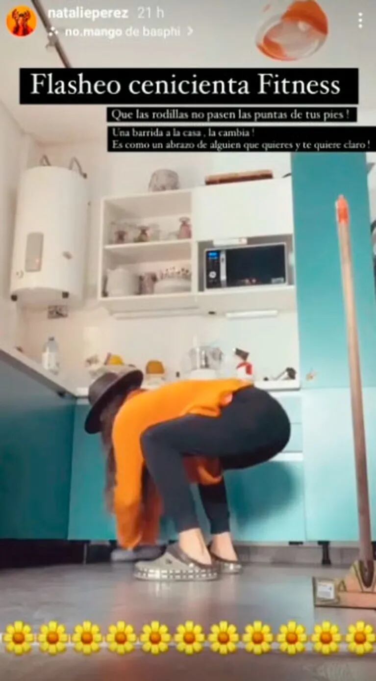 El divertido video de Natalie Pérez haciendo gimnasia mientras limpia la casa: "Flasheo Cenicienta fitness"