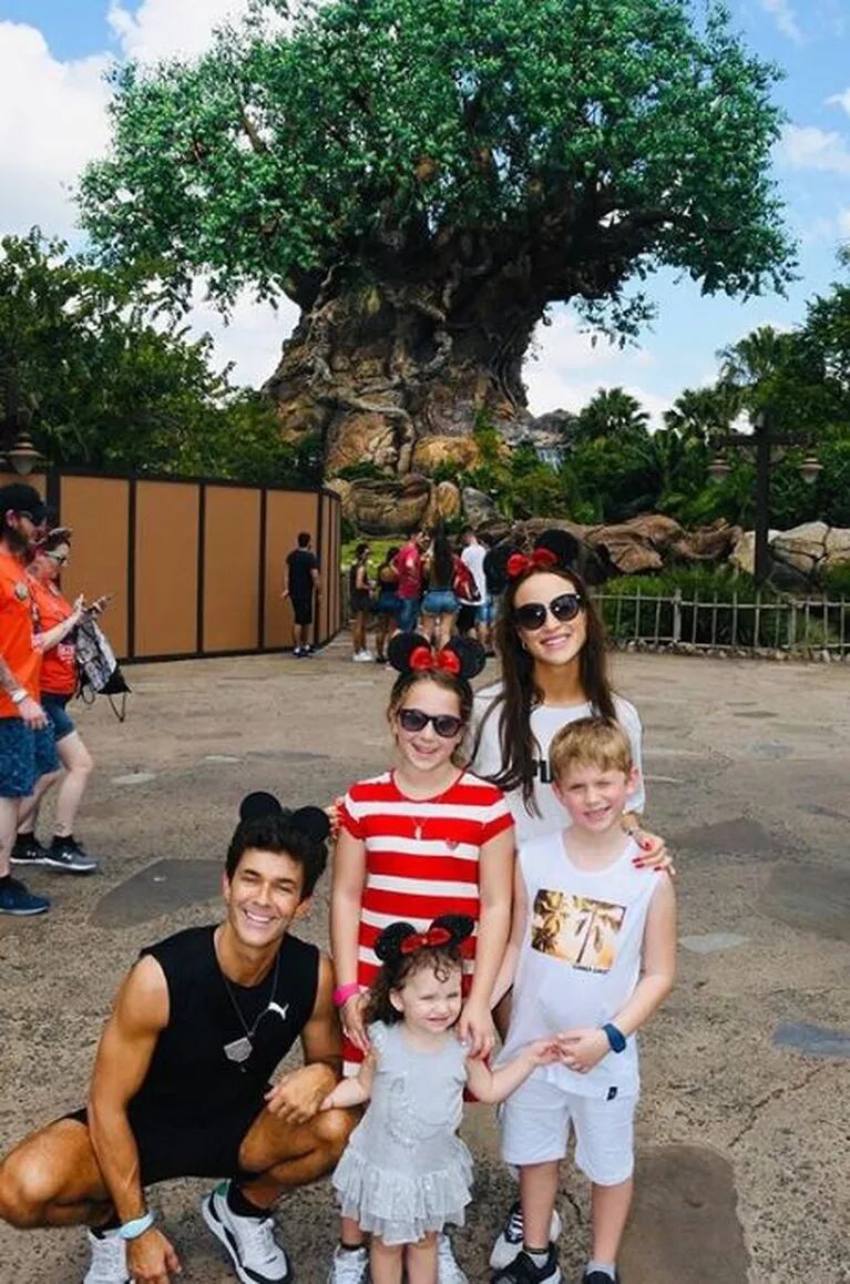 Las divertidas vacaciones de Mariano Martínez con sus hijos y Camila Cavallo en Disney: "Momentos mágicos"