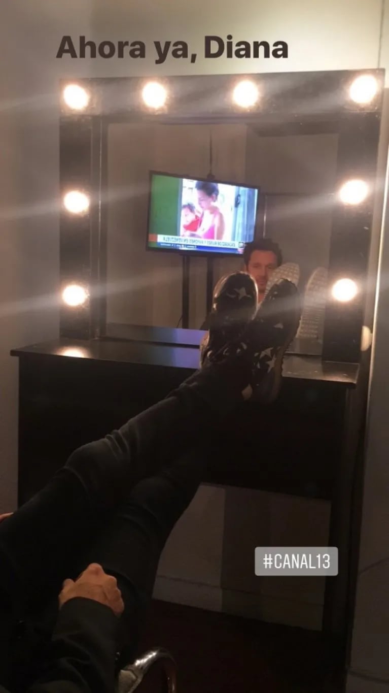 La "inoportuna" foto de Benjamín Vicuña contra un espejo: ¡apareció Pampita en una TV!