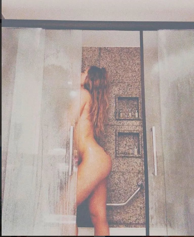 La foto de Jimena Barón, completamente desnuda en la ducha: ¿quién habrá sido el fotógrafo?