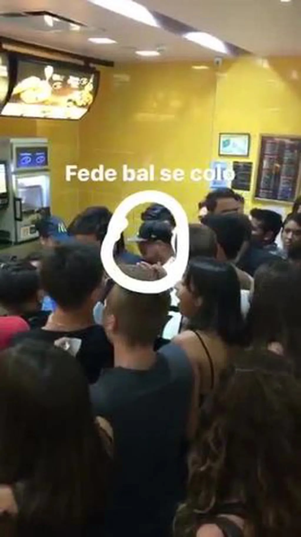 Fede Bal, inmerso en una violenta pelea en un local de comidas rápidas en Carlos Paz: fuertes videos