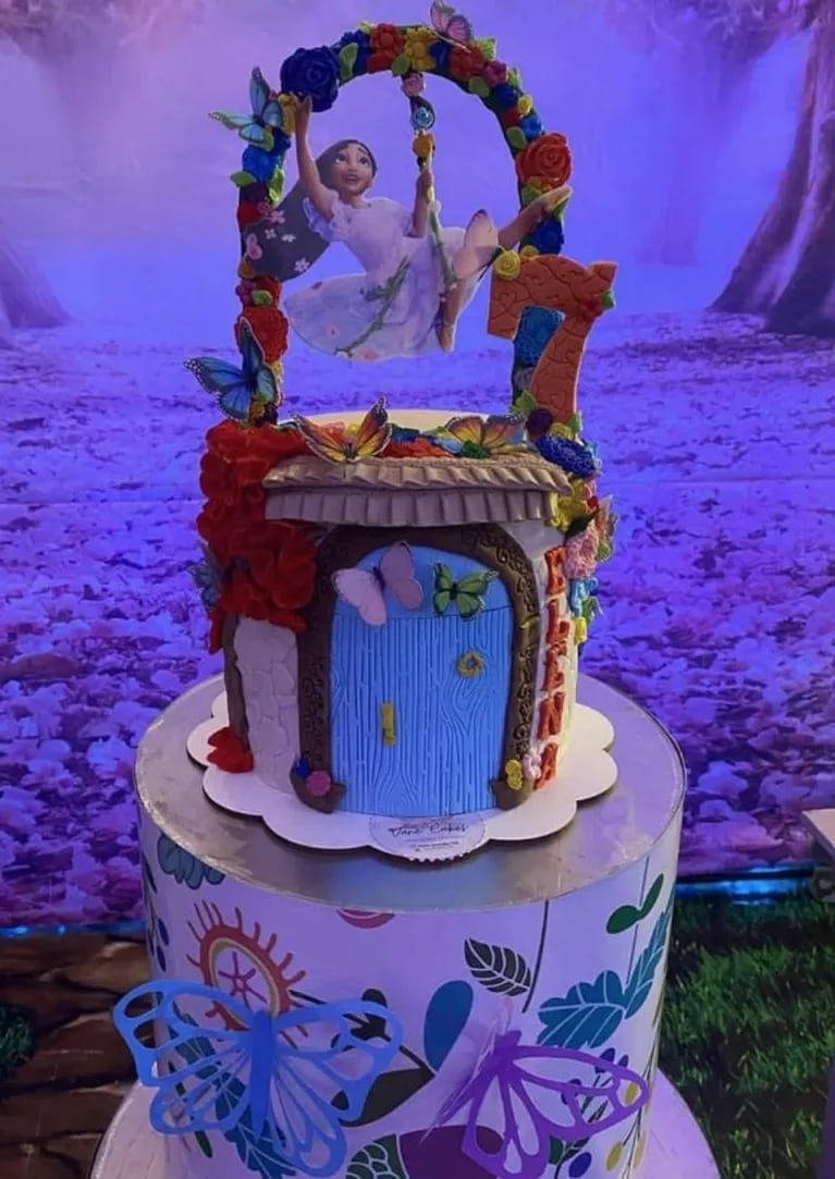 La mamá de El Noba le preparó una hermosa torta de cumpleaños a la hija de Barby Silenzi y Francisco Delgado 
