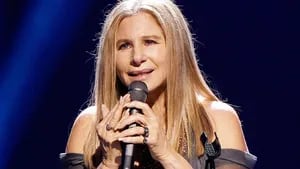 Barbra Streisand contó que clonó a su mascota. 