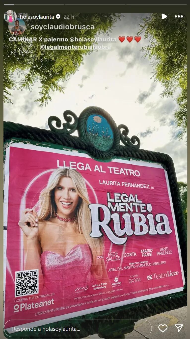 Peluca Brusca reaccionó cariñoso al cruzarse con un cartel de Laurita Fernández en la vía pública