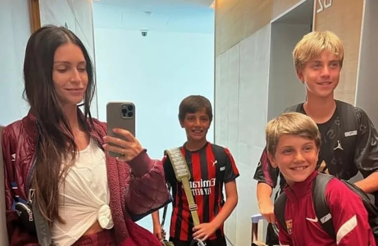 Maxi López reaccionó a una foto de Zaira Nara con sus tres hijos