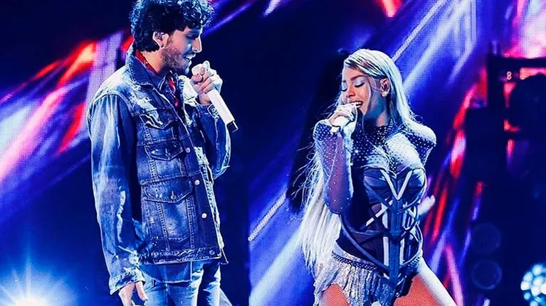  Sebastián Yatra y Danna Paola cantaron juntos en los Premios Juventud 2020