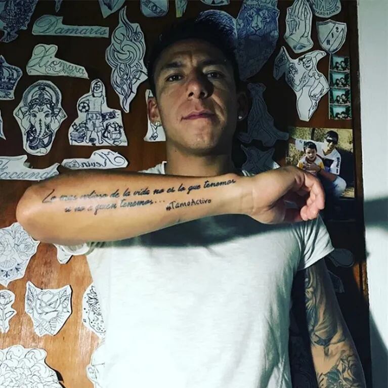 El insólito error ortográfico de Brian Sarmiento en su nuevo tattoo