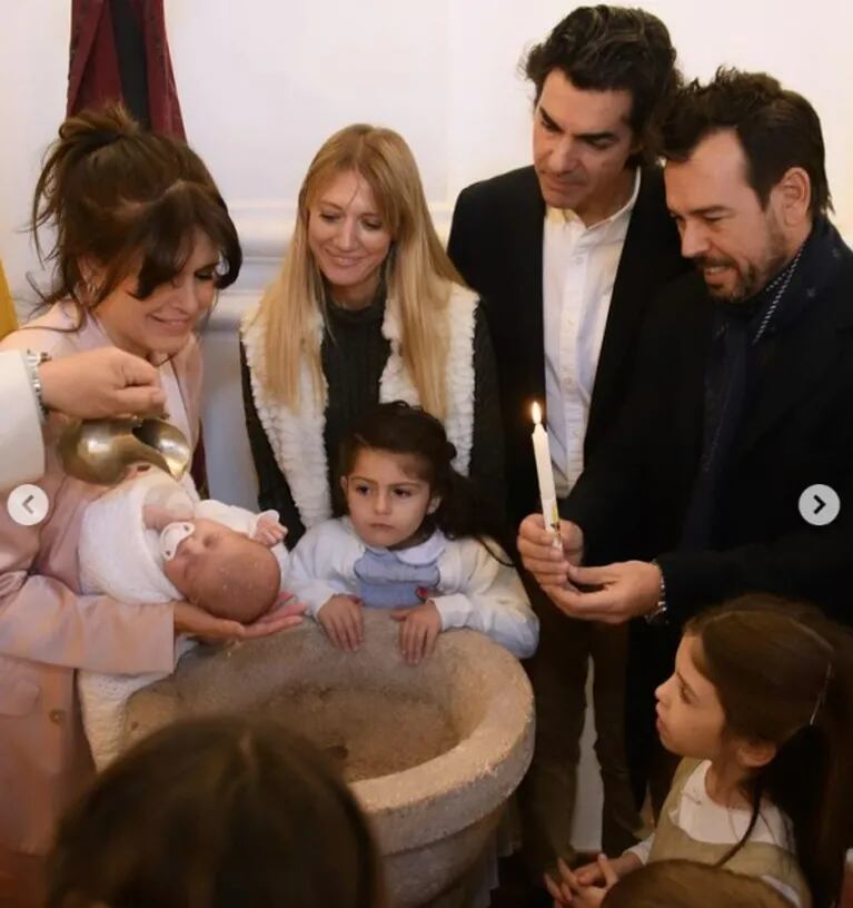 Isabel Macedo y Juan Manuel Urtubey bautizaron a su beba Julia: el álbum de fotos