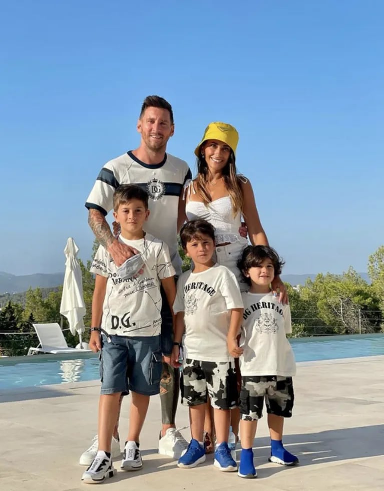 La foto de Lionel Messi con su familia en medio de las difíciles negociaciones con el Barcelona: "Mi equipo"