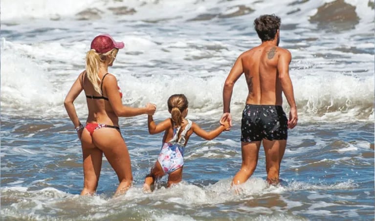 Los días de playa de Nicolás Cabré y Laurita Fernández junto a la pequeña Rufina en Mar del Plata