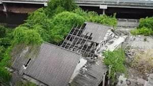 Publican imágenes del interior de una casa abandonada y que se cree embrujada en Bangkok, Tailandia