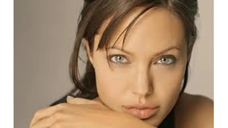 Angelina Jolie y una nueva rareza: viste a su hija de varón