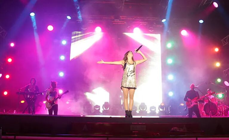 Mariana "Lali" Espósito convocó a más de 60 mil personas en su mega recital de Mar del Plata. (Foto: DIVERMARBA)