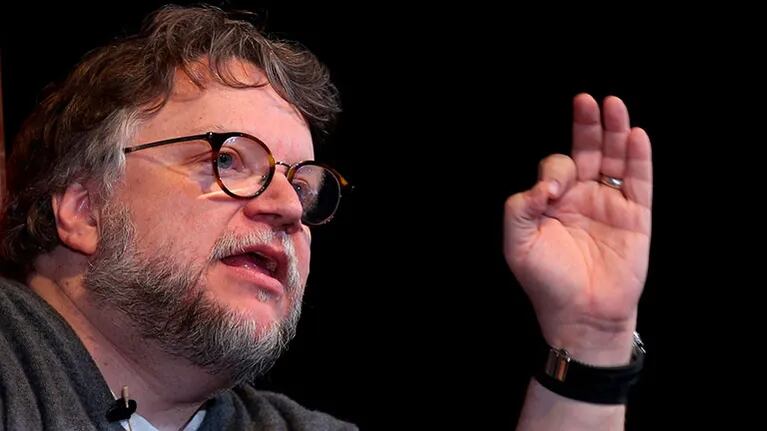Guillermo Del Toro pide justicia ante muerte de joven arrestado por no usar cubrebocas en México
