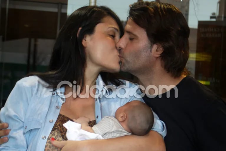 José María Listorti y Mónica González, felices con su segundo hijo. (Foto: Jennifer Rubio-Ciudad.com)