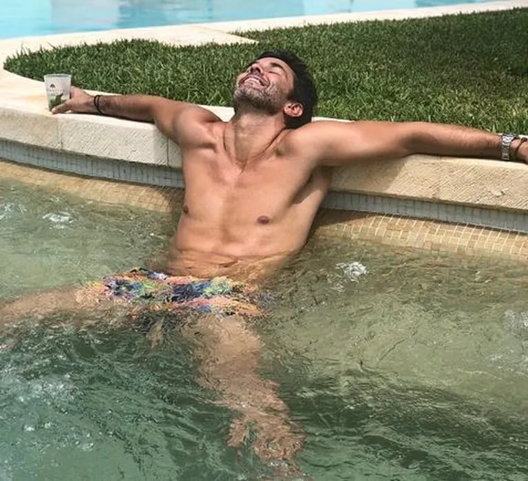 La selfie con "detalle hot" de Mariano Martínez desde sus vacaciones en Playa del Carmen: "Relajado y feliz"