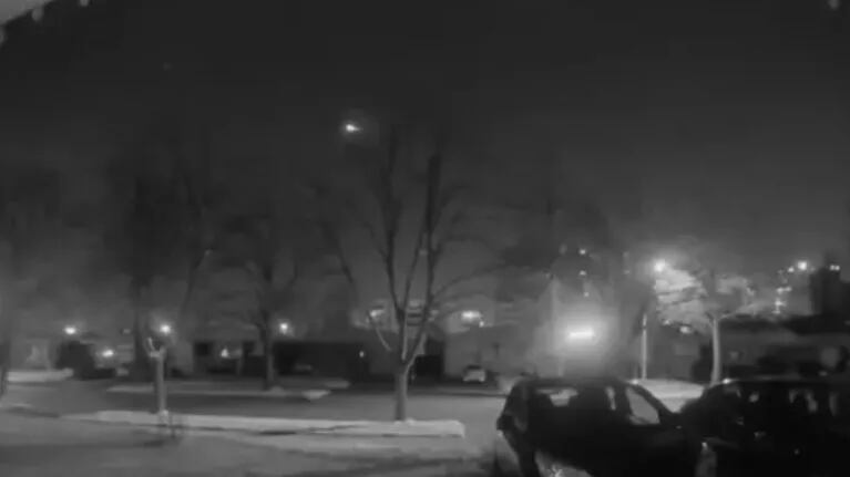 Una cámara capta la luz cegadora de un meteorito sobre Canadá