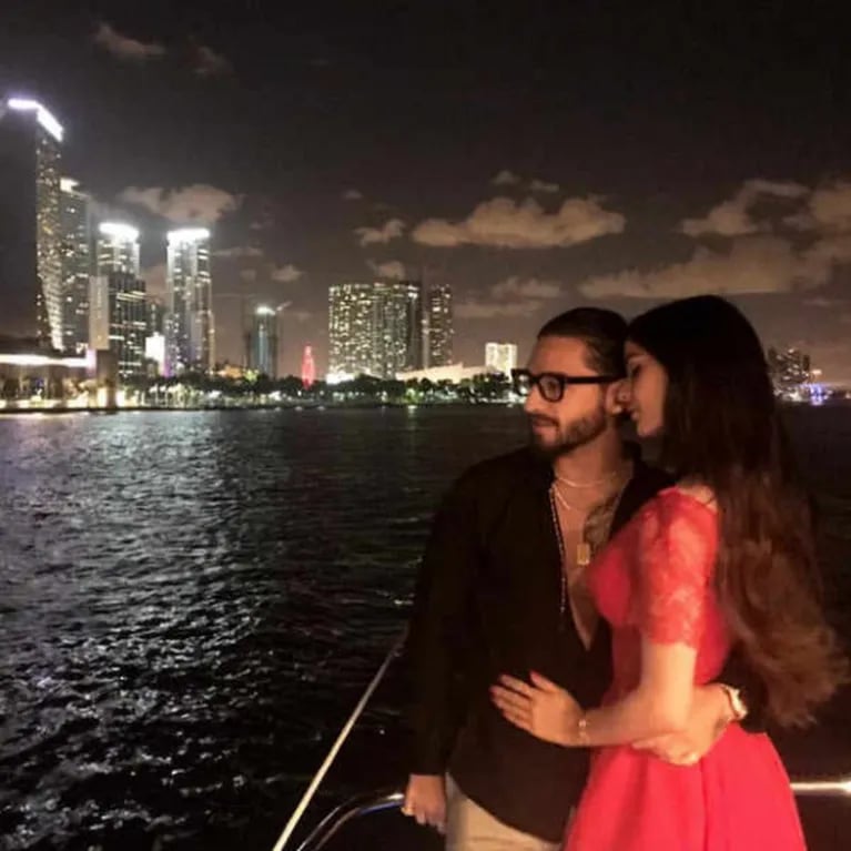 Maluma oficializó su noviazgo con Natalia Barulich con una romántica foto: "Me hacés sonreír"