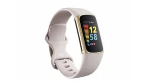 Fitbit lanza la pulsera de actividad Charge 5, con pantalla AMOLED y nuevas funciones de salud como ECG