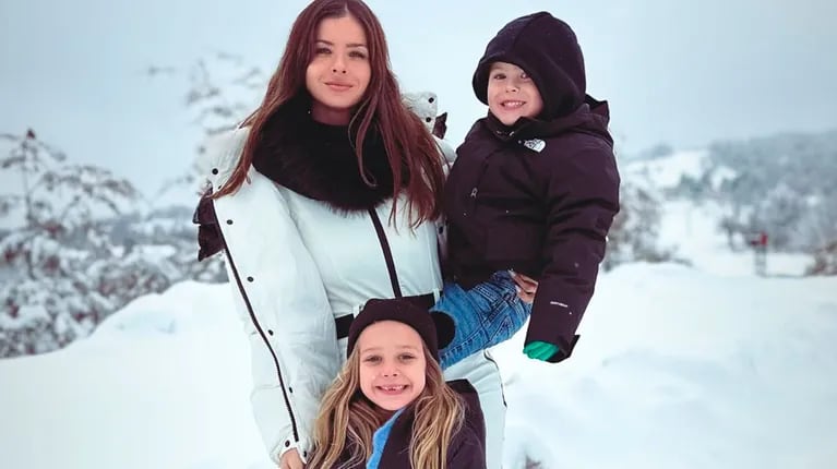 Las tiernas fotos de China Suárez con sus hijos Magnolia y Amancio Vicuña en la nieve: sus looks invernales