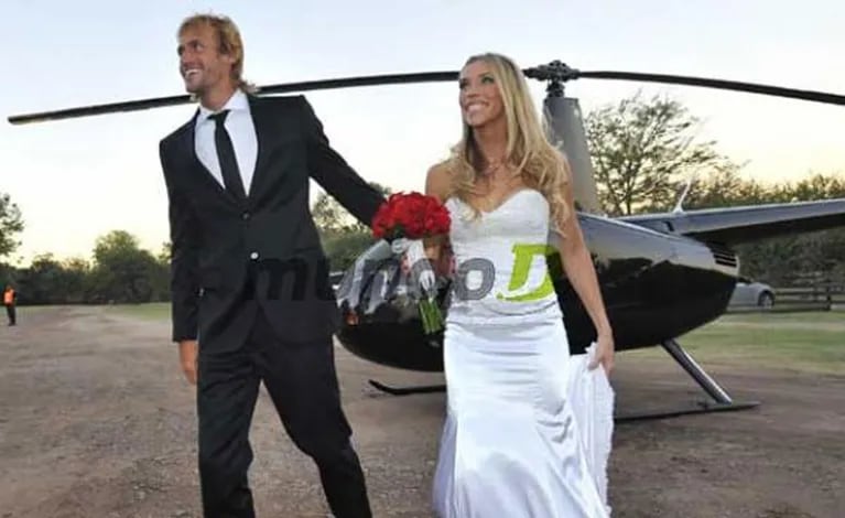 José Meolans llegó al altar junto a su novia, a bordo de un helicóptero. (Foto: diario La Voz del Interior)