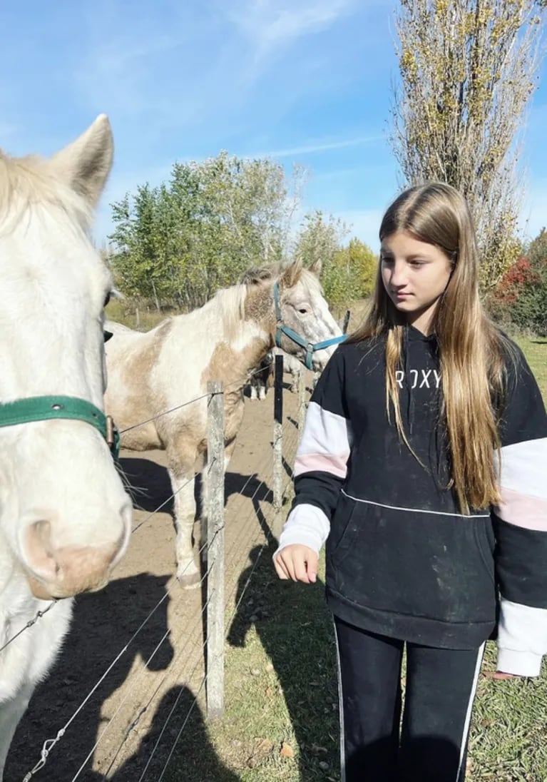Nicole Neumann vivió un día de campo con sus hijas y animales rescatados tras su conflicto con Mica Viciconte