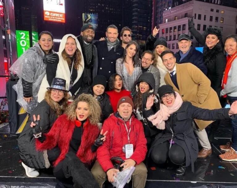 Lali Espósito despidió 2018 con Santiago Mocorrea ¡y un show en Times Square!: "Agradecida a la vida"