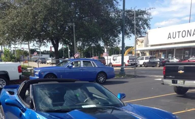 Ricardo Fort se compró un nuevo auto en Miami. (Foto: Twitter)