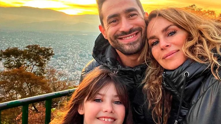 Sabrina Rojas compartió una tierna foto junto a su hija con Luciano Castro y al Tucu López.