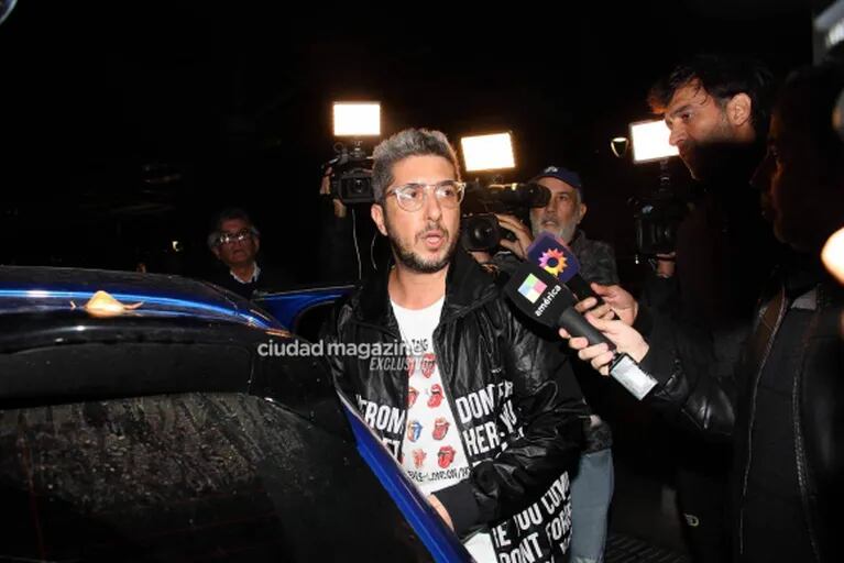 Jey Mammon volvió a Argentina, tras su viaje a Madrid por la denuncia de Lucas Benvenuto: las fotos de su llegada