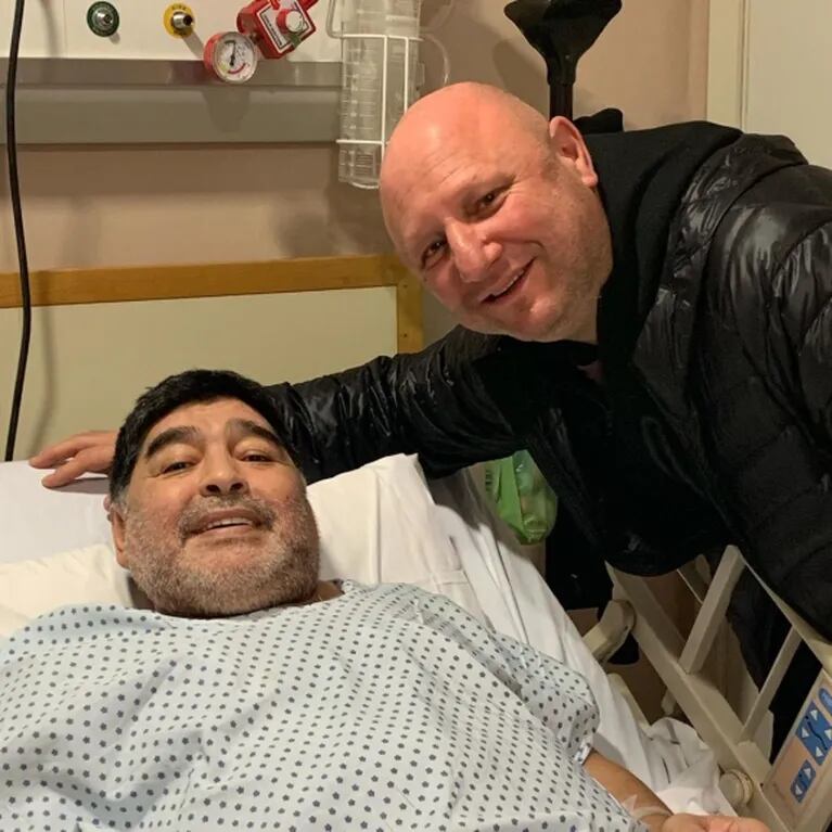 Fuerte acusación de un íntimo amigo de Maradona: "Lo emborrachaban antes de que llegaran Dalma y Gianinna"