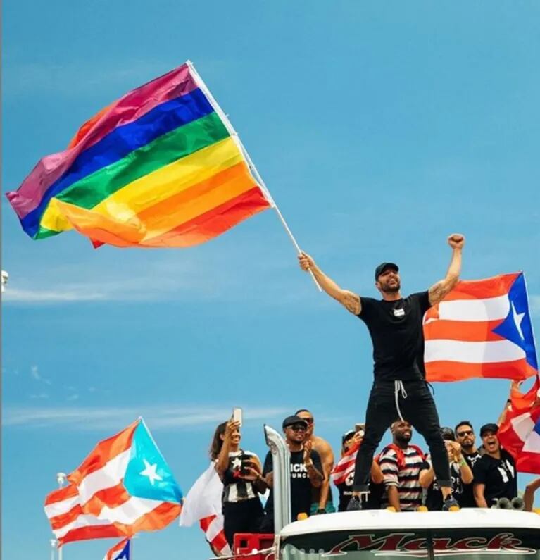 Ricky Martin protestó en las calles de Puerto Rico y exigió la renuncia del gobernador 