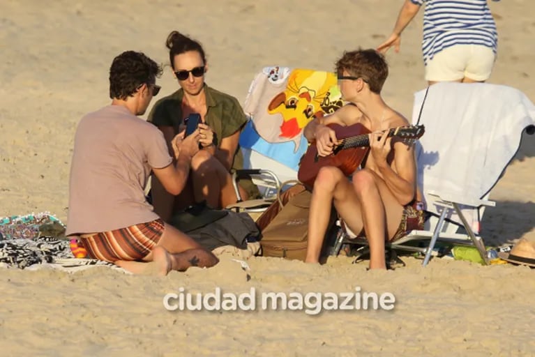 Catarina Spinetta y Nahuel Mutti, un amor de más de dos décadas: sus días en la playa con sus tres hijos
