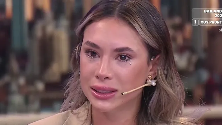 El llanto de Flor Moyano en vivo tras la aparición del video que compromete a Juan Martino