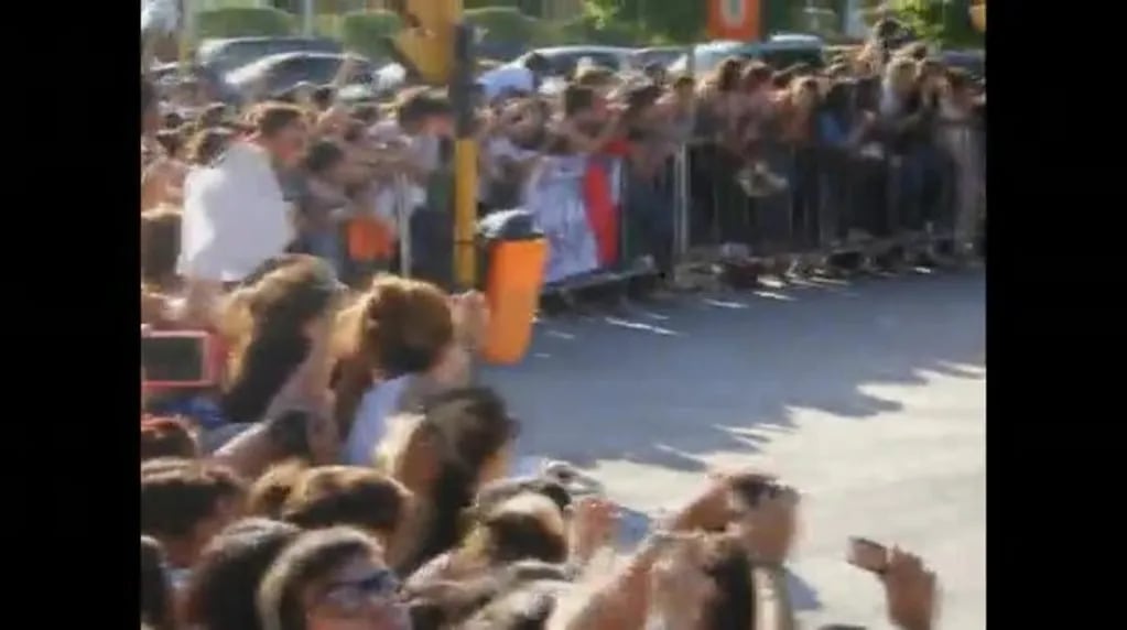 Lady Gaga saluda a sus fans en Argentina