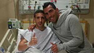 Carlitos Tevez fue a visitar a Ezequiel Ham, el jugador que se fracturó tras su patada