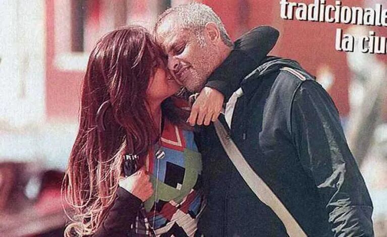 Jorge Rial y la Niña Loly: beso a beso en Italia. (Foto: Revista Paparazzi)