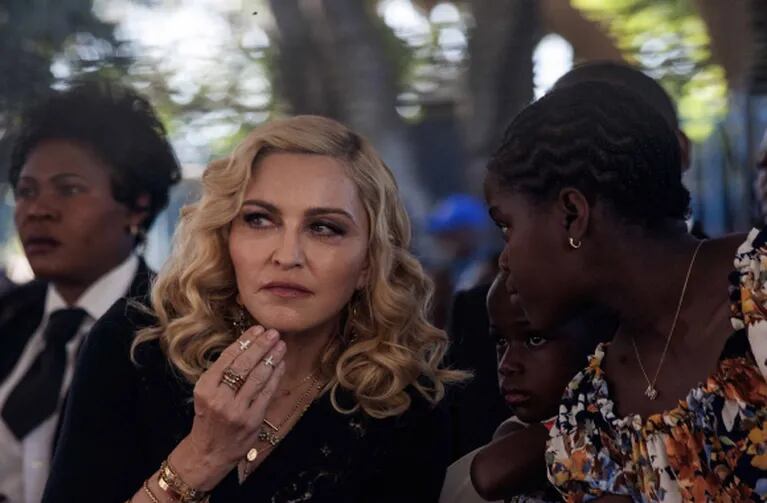 Internaron a Madonna tras ser hallada inconsciente en su casa: el comunicado oficial sobre su salud