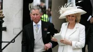 Camilla, esposa del príncipe Carlos, dio positivo en COVID-19